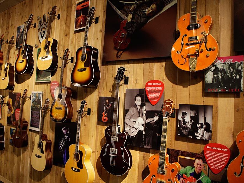 Parede da loja Guitar Store